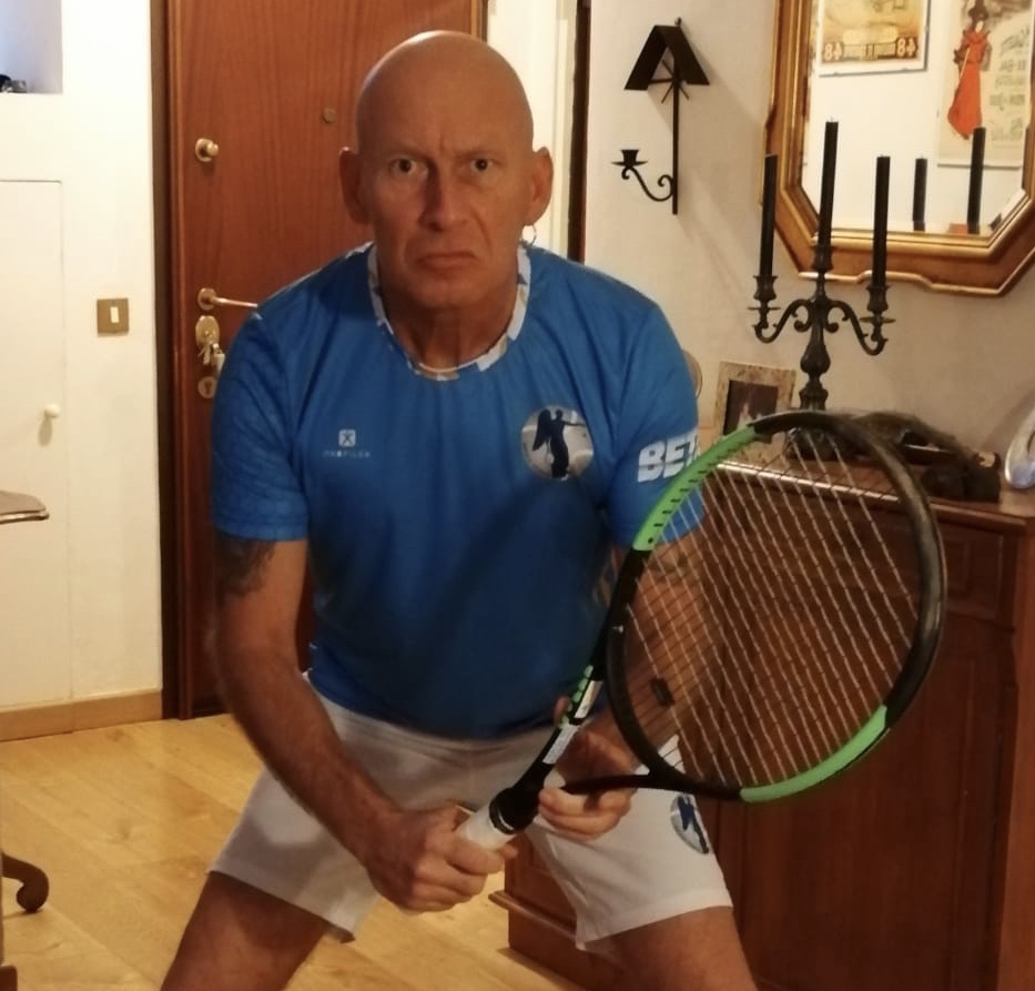 CON TESTA E CUORE SI GIOCA TENNIS CHAMPAGNE