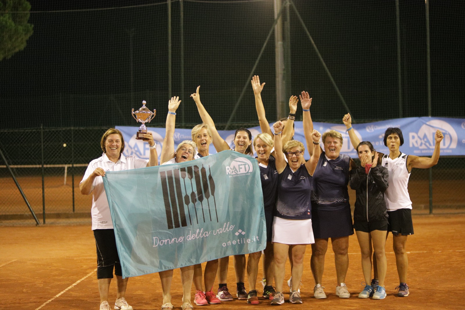 LE PENNETTE SFIORANO L’IMPRESA, LE DONNE DELLA VALLE CAMPIONESSE DELLA ROYAL